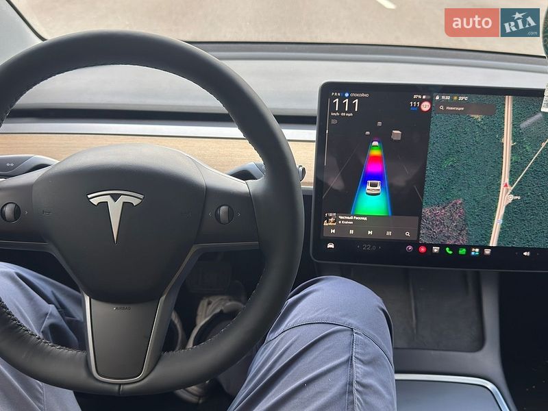 Седан Tesla Model 3 2021 в Києві
