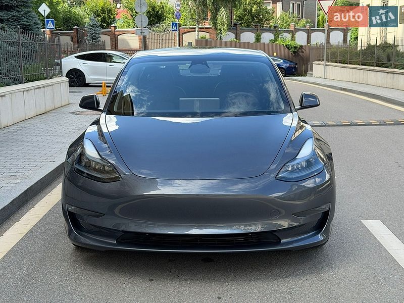 Седан Tesla Model 3 2023 в Киеве
