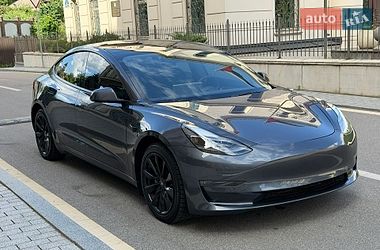 Седан Tesla Model 3 2023 в Киеве