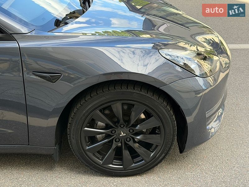 Седан Tesla Model 3 2023 в Киеве