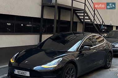Седан Tesla Model 3 2019 в Киеве