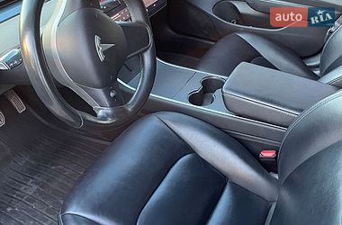 Седан Tesla Model 3 2018 в Львове