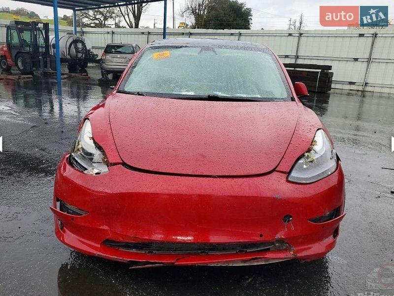 Tesla Model 3 2020