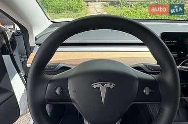 Седан Tesla Model 3 2021 в Киеве