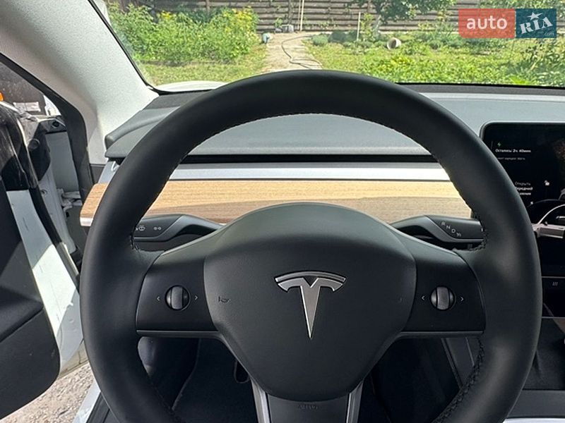 Седан Tesla Model 3 2021 в Киеве