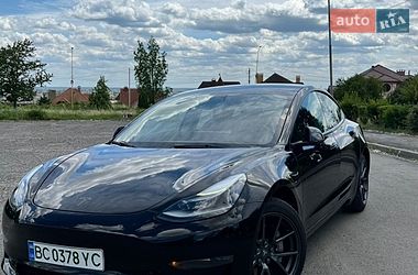 Седан Tesla Model 3 2021 в Ужгороді фото Седан Tesla Model 3 2021 в Ужгороді