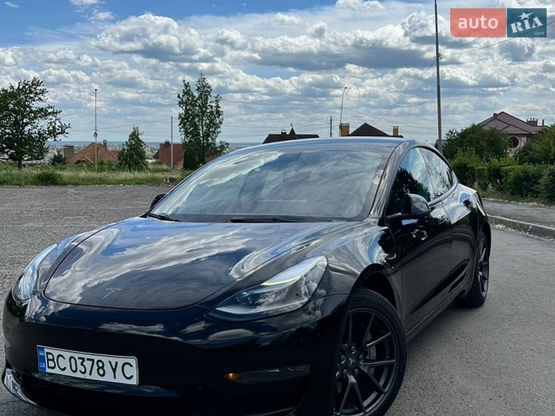 Tesla Model 3 2021