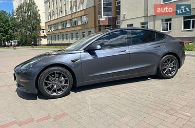 Седан Tesla Model 3 2022 в Черкассах