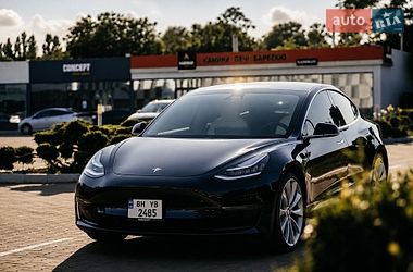 Седан Tesla Model 3 2018 в Одесі