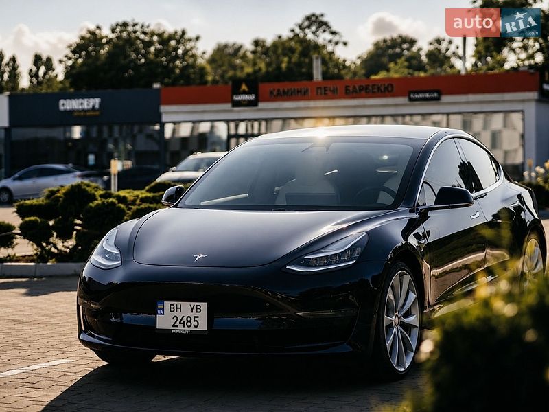Седан Tesla Model 3 2018 в Одесі