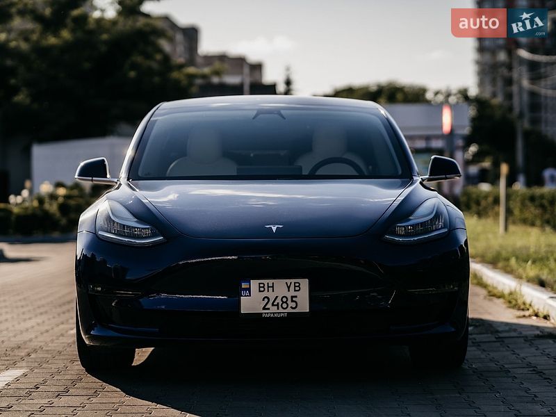 Седан Tesla Model 3 2018 в Одесі