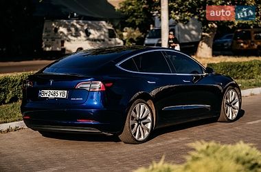 Седан Tesla Model 3 2018 в Одесі