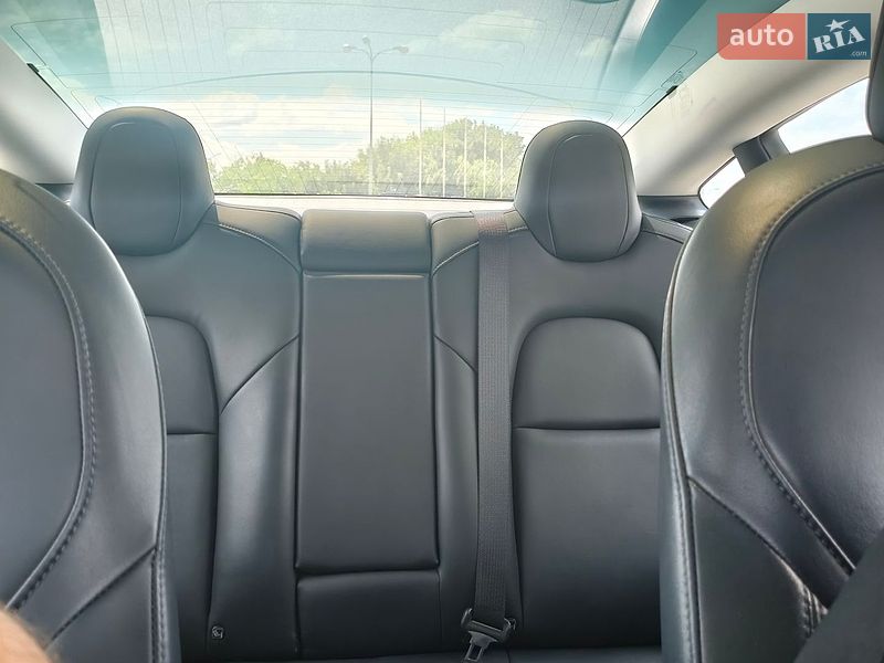 Седан Tesla Model 3 2019 в Одесі