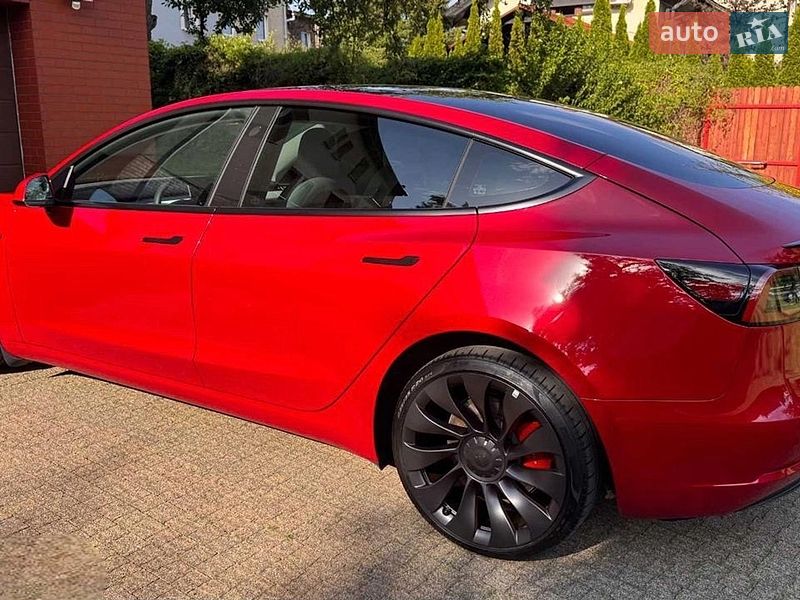 Седан Tesla Model 3 2022 в Киеве