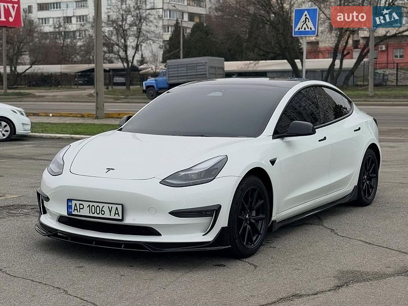 Tesla Model 3 2022