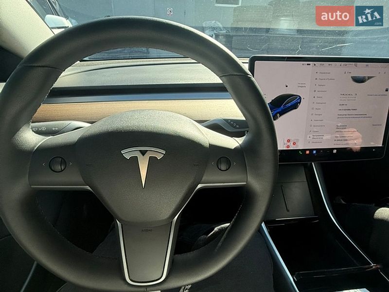 Седан Tesla Model 3 2020 в Львові