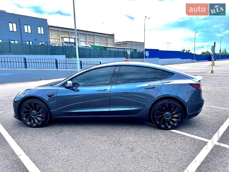 Седан Tesla Model 3 2021 в Полтаві