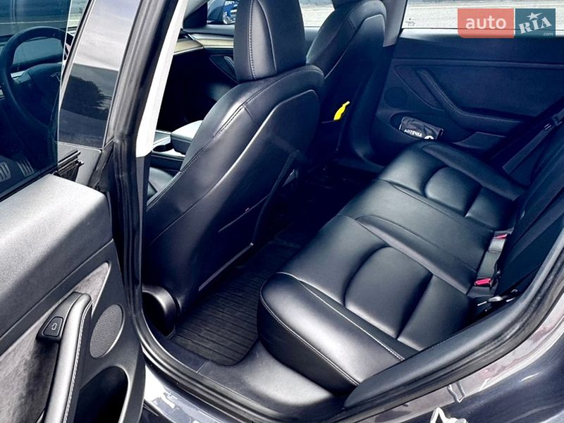 Седан Tesla Model 3 2021 в Полтаві