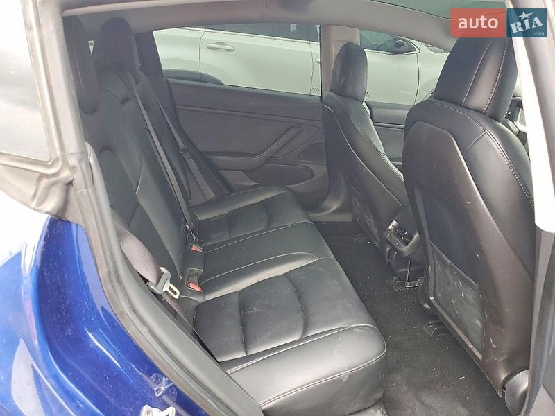 Седан Tesla Model 3 2020 в Львове
