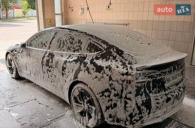 Седан Tesla Model 3 2024 в Ровно