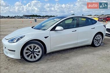 Седан Tesla Model 3 2023 в Львове