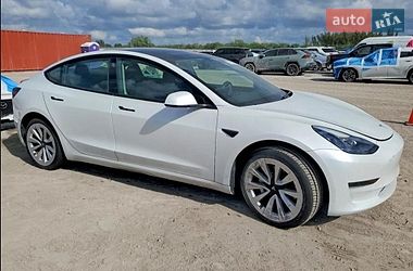 Седан Tesla Model 3 2023 в Львове