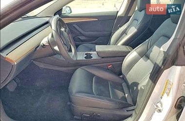 Седан Tesla Model 3 2023 в Львове