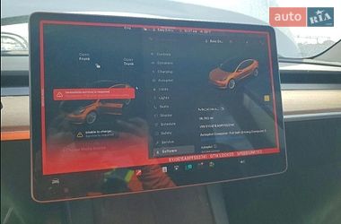 Седан Tesla Model 3 2023 в Львове