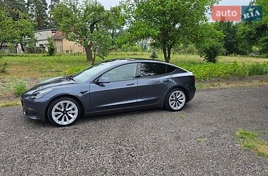 Седан Tesla Model 3 2022 в Львові