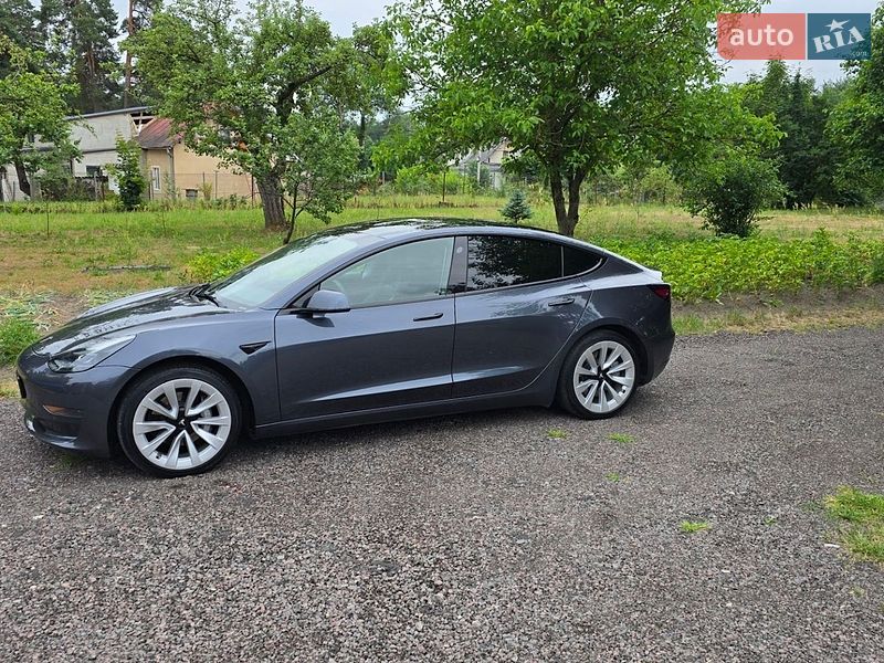 Tesla Model 3 2022