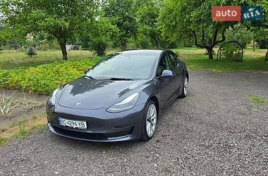 Седан Tesla Model 3 2022 в Львові