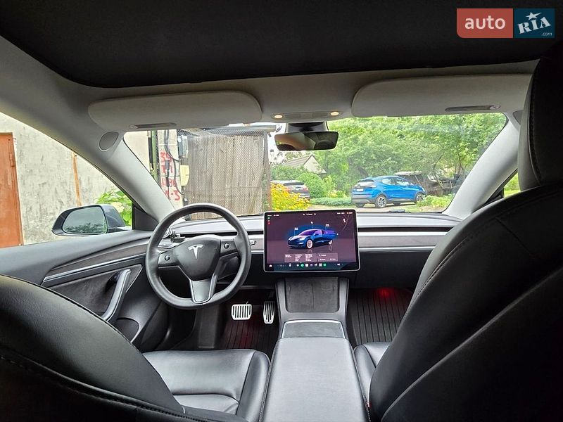Седан Tesla Model 3 2022 в Львові