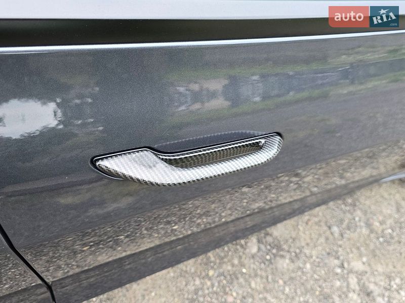 Седан Tesla Model 3 2022 в Львові