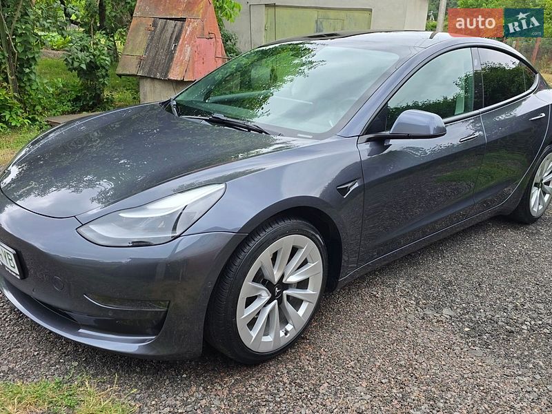 Седан Tesla Model 3 2022 в Львові