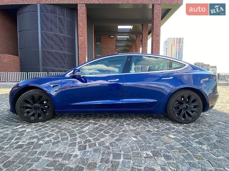Седан Tesla Model 3 2019 в Днепре