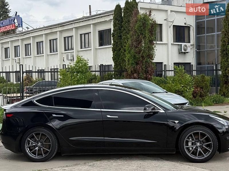 Tesla Model 3 2019 Tesla Model 3 2019