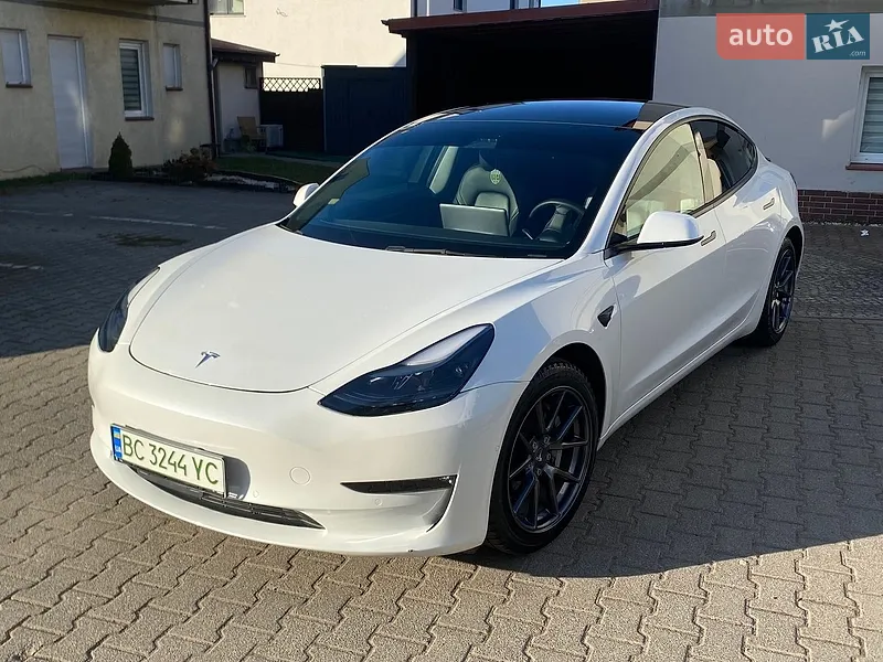 Tesla Model 3 2021