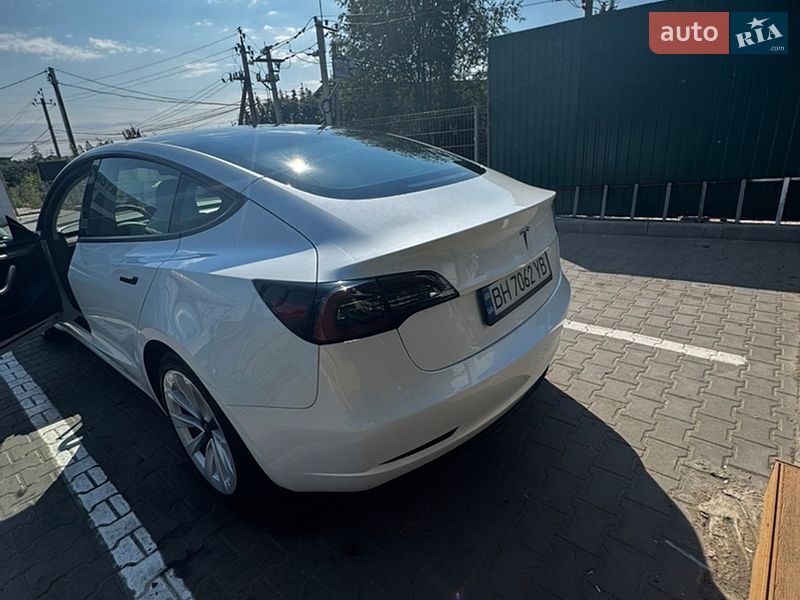 Седан Tesla Model 3 2023 в Одесі