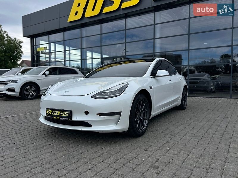 Седан Tesla Model 3 2019 в Ивано-Франковске