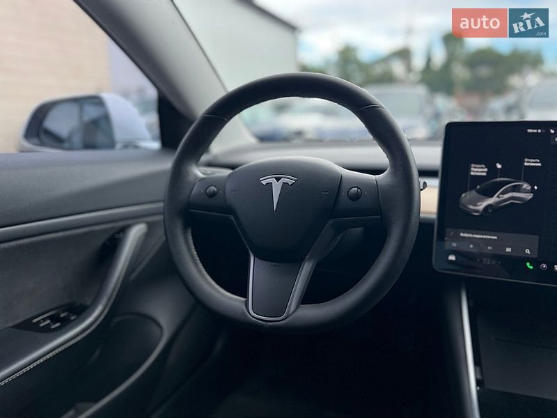 Седан Tesla Model 3 2019 в Ивано-Франковске