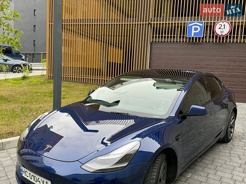 Tesla Model 3 2022