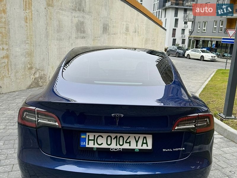Седан Tesla Model 3 2022 в Львові