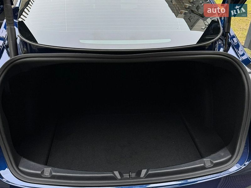 Седан Tesla Model 3 2022 в Львові