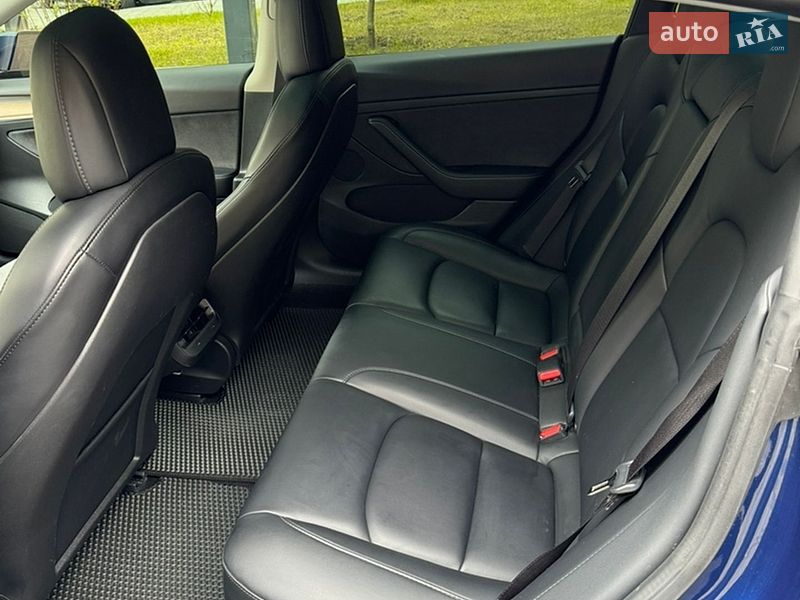 Седан Tesla Model 3 2022 в Львові
