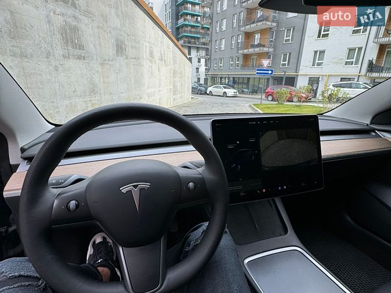 Седан Tesla Model 3 2022 в Львові