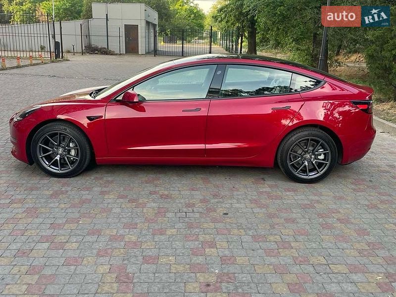 Седан Tesla Model 3 2022 в Запорожье