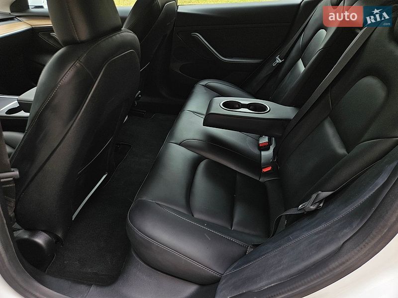 Седан Tesla Model 3 2023 в Львове фото 24 Седан Tesla Model 3 2023 в Львове