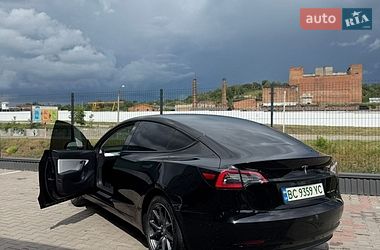 Седан Tesla Model 3 2019 в Львове