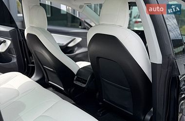 Седан Tesla Model 3 2019 в Львове