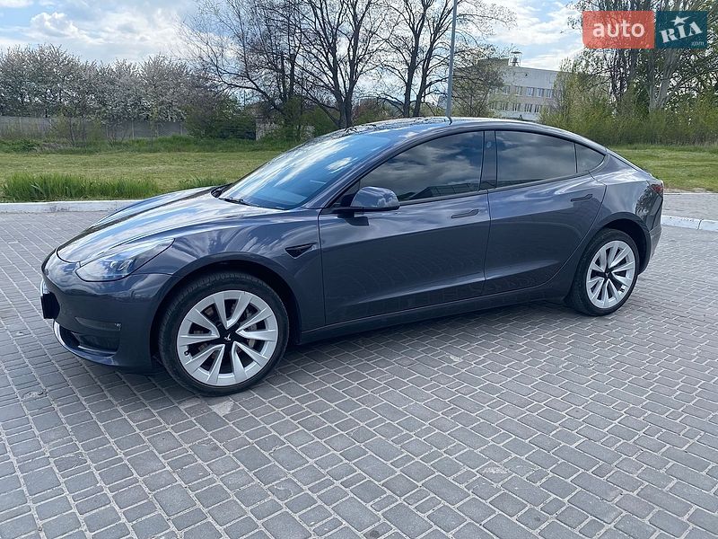 Tesla Model 3 2022